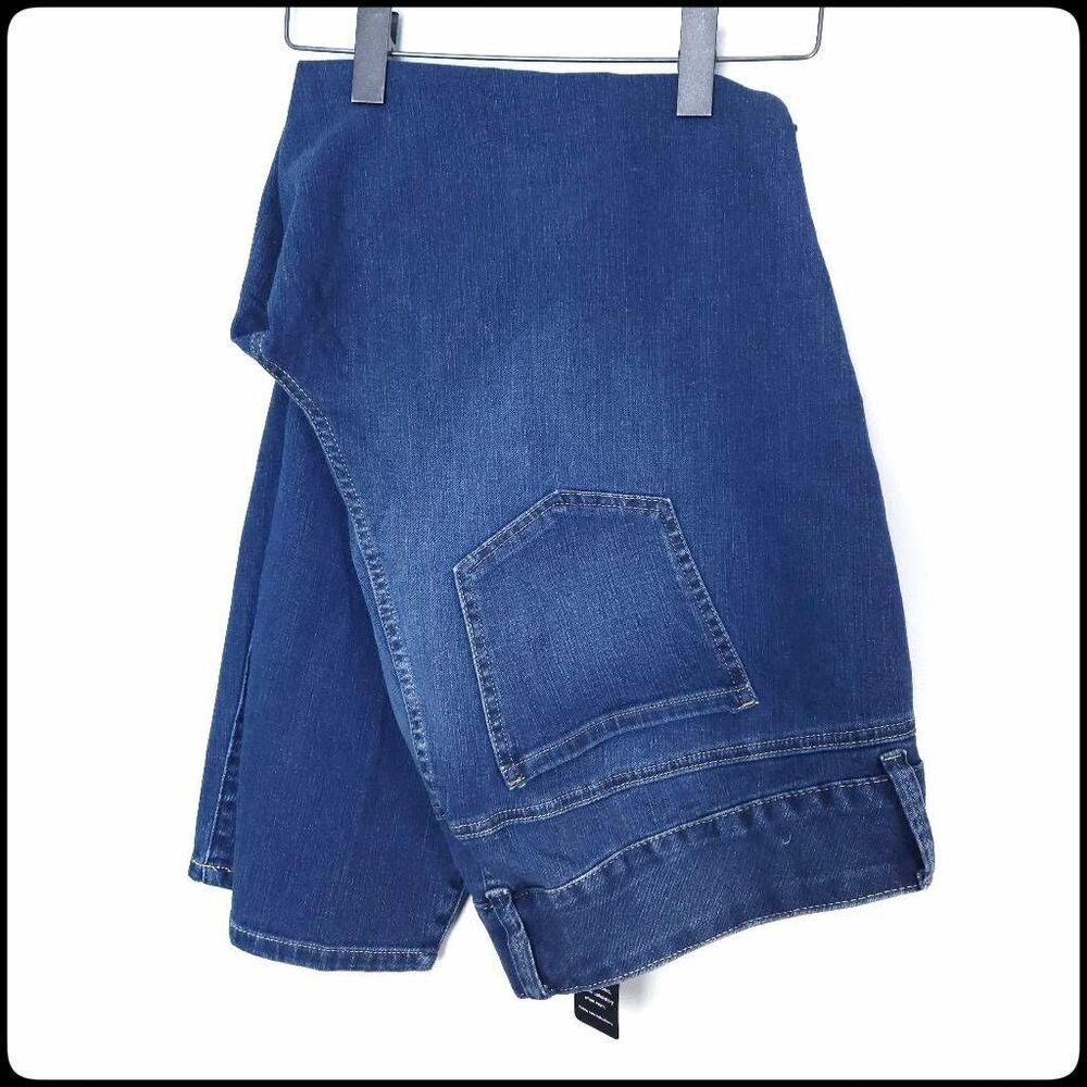 TORRID New With Tags Medium Blue Wash Whiskered Stretch Skinny Jeggings Size 22T